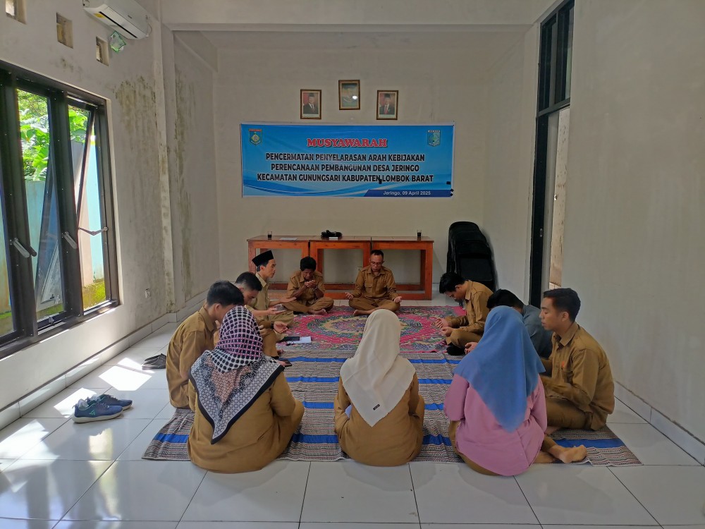Doa dan Dzikir Bersama Pemerintah Desa Jeringo Untuk Peringatan HUT ke-67 Kabupaten Lombok Barat 
